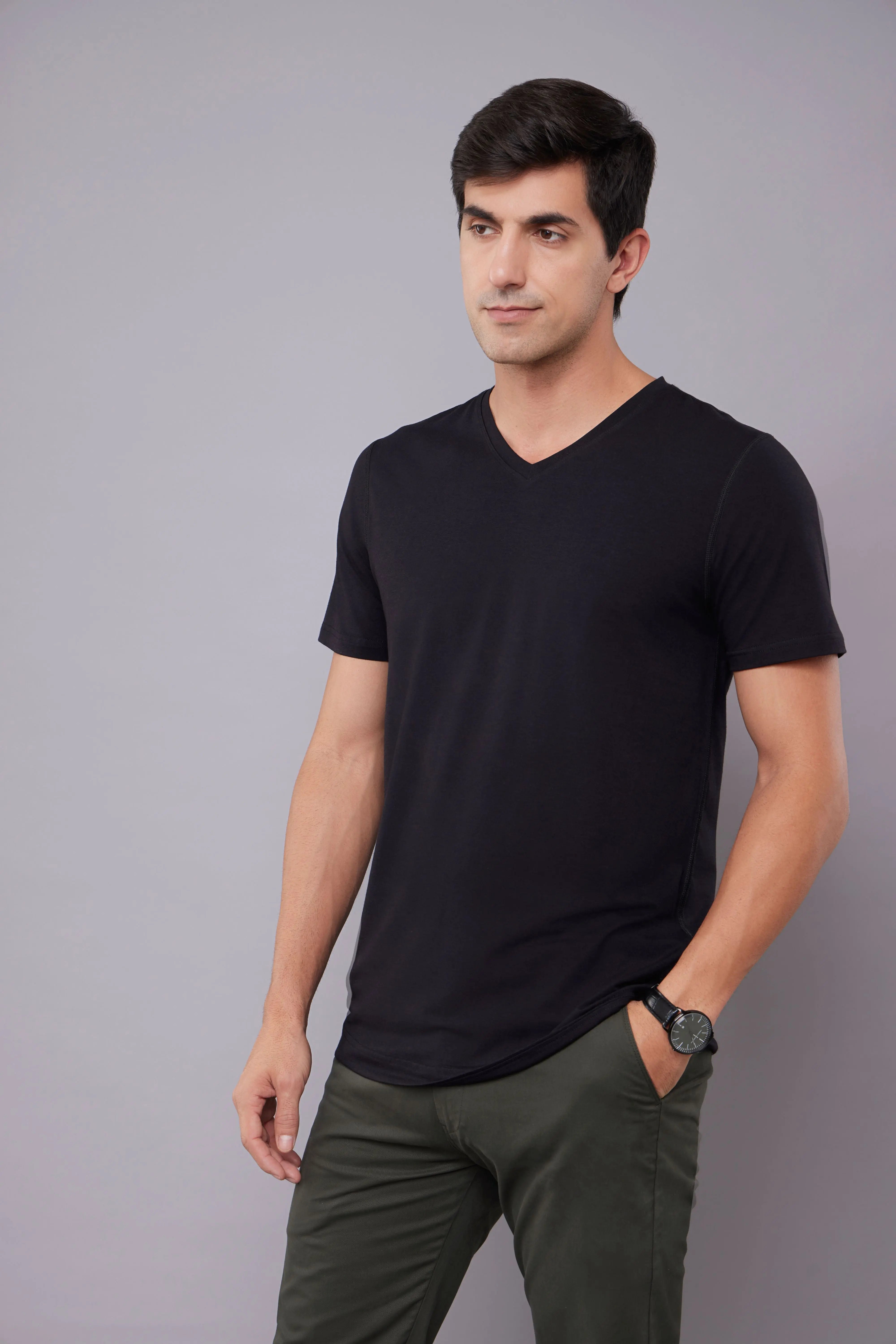 STAIN-REPEL & WRINKLE-FREE, LUXE VEE - BLACK KNIGHT 